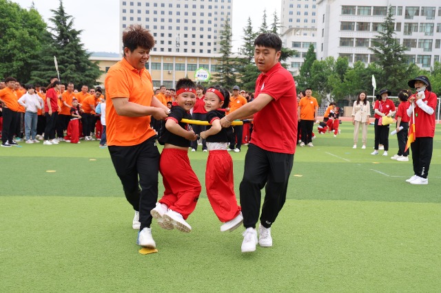 甘肃省天水市实验幼儿园举办庆“六一”亲子趣味运动会