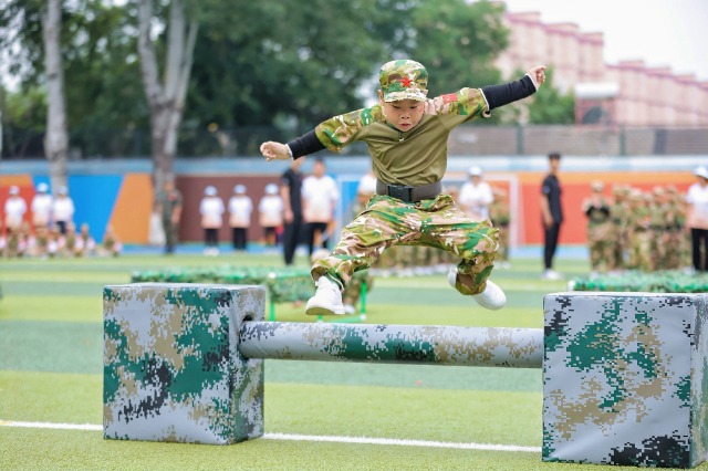 北京市石景山区红旗小学举办国防小卫士课程展示活动