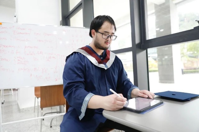 广东以色列理工学院毕业生王元灏：从广以出发，点亮数学直博之路