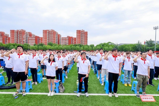 北京邮电大学举行2024年毕业典礼，校长徐坤讲授“最后一课”