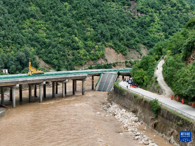 陕西柞水高速公路桥梁垮塌灾害遇难者增至12人 31人失联