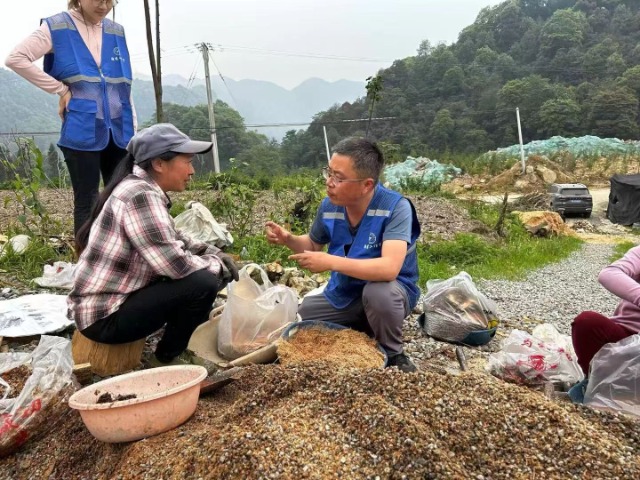 “草药哥”刘德军：从市场到讲堂